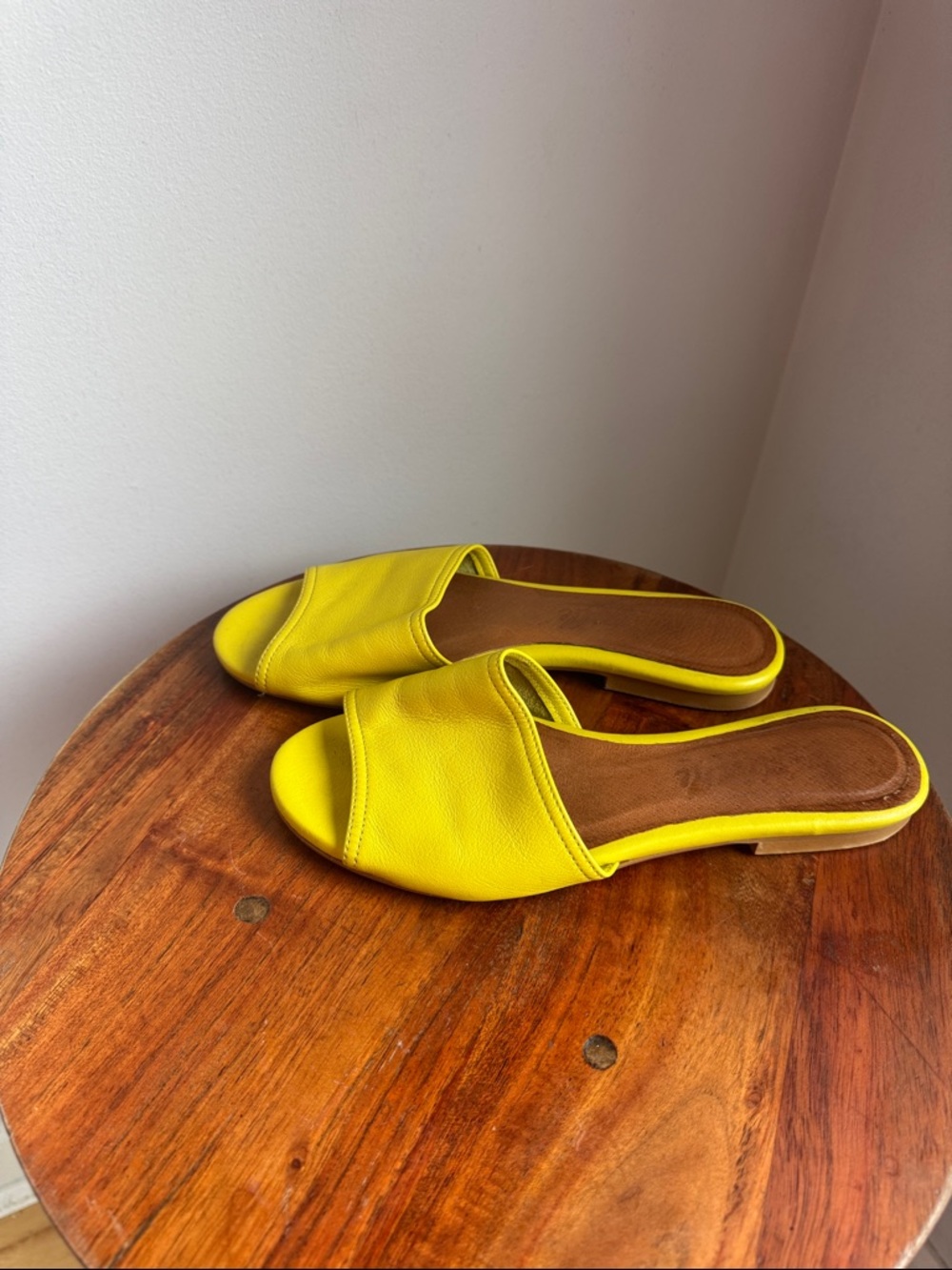L'INTERVALLE Yellow Leather Slide Sandals - Picture 6 of 7